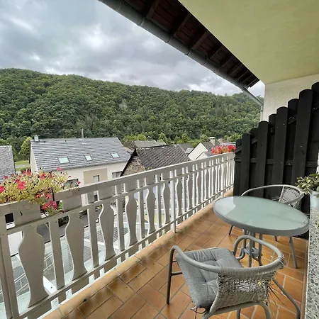 Zur Mosel Отель *
